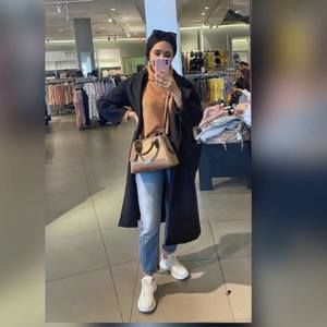 Meet your Posher, Houda